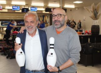 Giornata di bowling con la nazionale femminile sorde: la sfida con i sindaci reggiani. Strike vincente per Enrico Bini