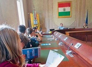 A lezione di ambiente in Comune a Sant’Ilario: “Il futuro passa dalla scuola”