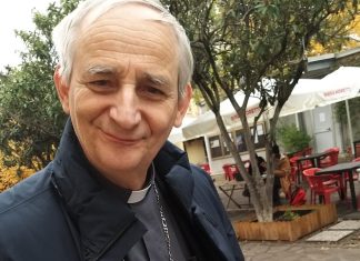 Consegnata al Cardinal Zuppi la Guida “Dove chiedere Aiuto” da Matteo Iori