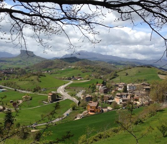 Scienza e fede assieme in Appennino: camminata e meeting a Bismantova