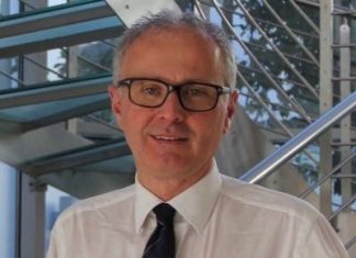 “La dignità di una donna invisibile. Sola, vive in una panchina nel Parco”, di Claudio Guidetti (Azione)