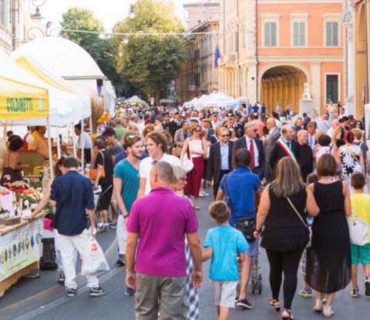 Inaugurata la Giareda, la sagra dei reggiani in onore della Beata Vergine della Ghiara
