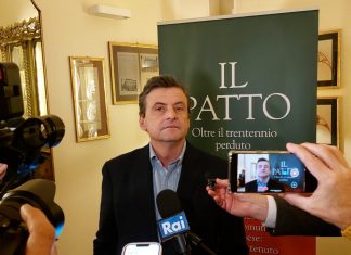 Calenda infiamma il pubblico in città. “Ok a candidato sindaco di coalizione se si trova accordo sui programmi, se no andremo da soli”