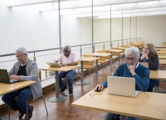 Al via le iscrizioni per i corsi di spagnolo e francese over 50 tenuti dagli studenti del liceo Moro