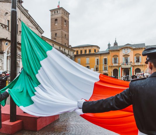 Festa del Tricolore: Reggio Emilia celebra il 229° anniversario del Primo Tricolore e la giornata nazionale della bandiera