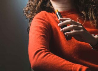 La Guardia di Finanza di Reggio Emilia scopre oltre un milione di sigarette elettroniche commerciate illecitamente: sanzioni per centinaia di milioni di euro