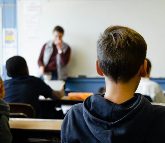 Caldo insostenibile nei nidi e nelle scuole: Fp Cgil Reggio Emilia chiede interventi urgenti