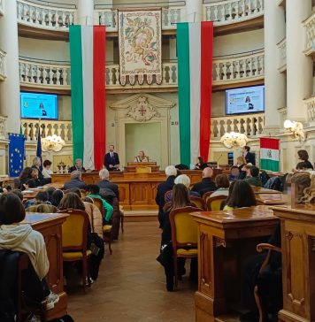Crans Montana: minuto di silenzio durante il Consiglio Comunale per le vittime e per il capotreno Ambrosio