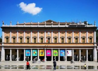 Teatro Municipale Romolo Valli: le cinque statue in sofferenza verso il restauro