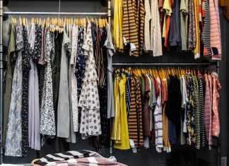 Reggio Emilia, degrado centro storico, Catellani (Lega) lancia proposta: “Adotta un negozio”