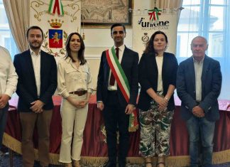 Guastalla a tutte le famiglie un pieghevole con i recapiti dell’amministrazione comunale