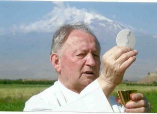 Libro di testimonianze in ricordo di “Mons. Gazzotti, un pellegrino giunto alla meta”