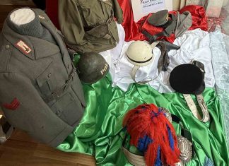 “Finalmente liberi”: la vetrina del Comando Provinciale dei Carabinieri di Reggio Emilia omaggia il 25 Aprile