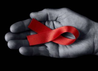 Giornata mondiale contro l’Aids, il Sindaco (e medico) di Reggio Emilia Massari: “Una battaglia che non riguarda solo la salute, ma anche i diritti umani”