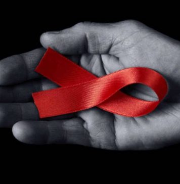 Giornata mondiale contro l’Aids, il Sindaco (e medico) di Reggio Emilia Massari: “Una battaglia che non riguarda solo la salute, ma anche i diritti umani”