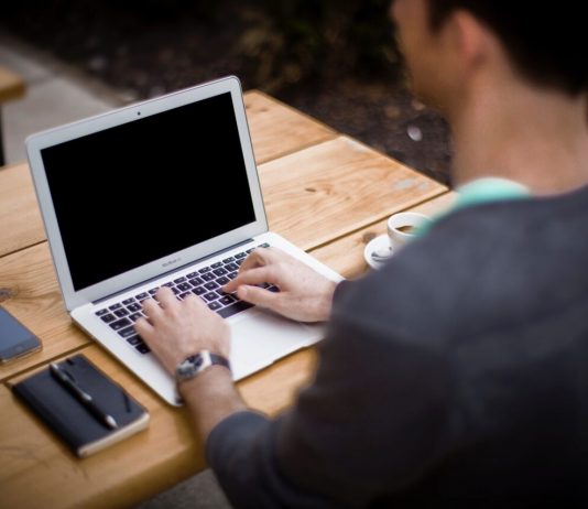 Combating Cyber Crime: l’impegno della Polizia di Stato nel report 2025 della Polizia Postale