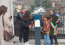 Inaugurato il nuovo landmark informativo sulle Pietre d’inciampo a Castelnovo Monti