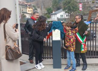 Inaugurato il nuovo landmark informativo sulle Pietre d’inciampo a Castelnovo Monti
