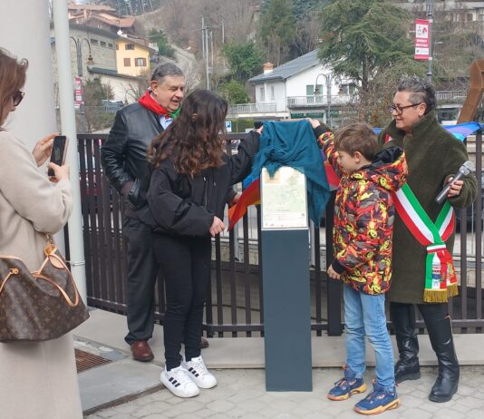 Inaugurato il nuovo landmark informativo sulle Pietre d’inciampo a Castelnovo Monti
