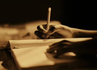 Giovani giornalisti crescono: “Internazionale Kids” scalda i motori con i laboratori sull’ambiente nelle scuole della città