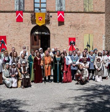 Arceto, successo per il “Viaggio nel Tempo”: oltre 800 presenze e borgo preso d’assalto