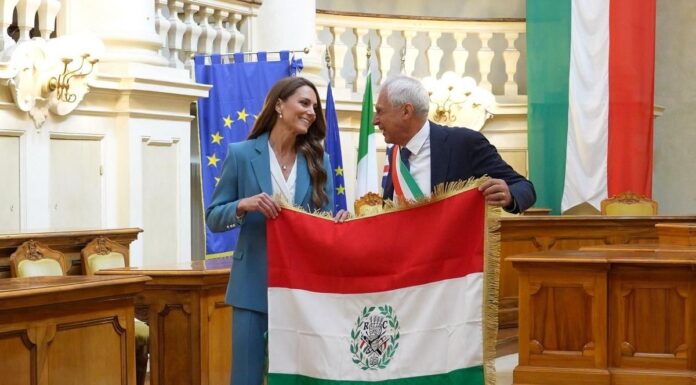 La Principessa del Galles ha ricevuto dal sindaco Marco Massari il Primo Tricolore, massima onorificenza della città di Reggio Emilia