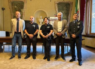 Sicurezza: sindaco e questore incontrano gli agenti della Polizia locale protagonisti del fermo del giovane sospettato di terrorismo