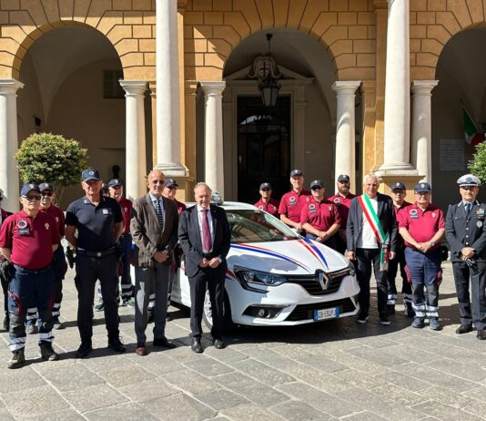 Sicurezza urbana, il sindaco alla presentazione del nuovo mezzo operativo dell’ANPS di Reggio Emilia