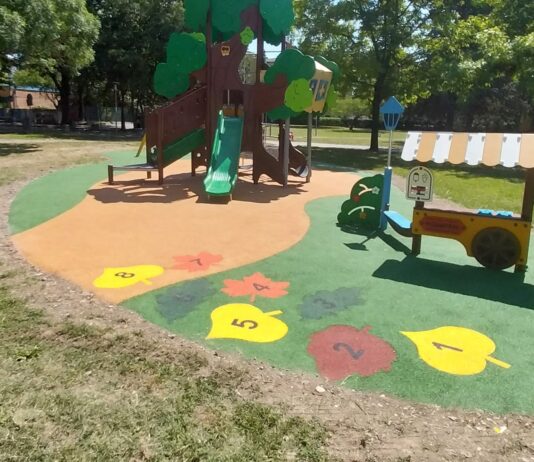 Una nuova area giochi per bambini al Parco del Gelso, sempre più punto di riferimento per la comunità