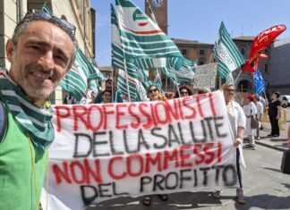 Sciopero dei camici bianchi della farmacie comunali di Reggio Emilia