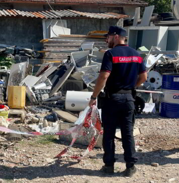 Traffico illecito di rifiuti tra Parma e Reggio Emilia: 20 indagati, sequestrati quattro siti abusivi e sei autocarri