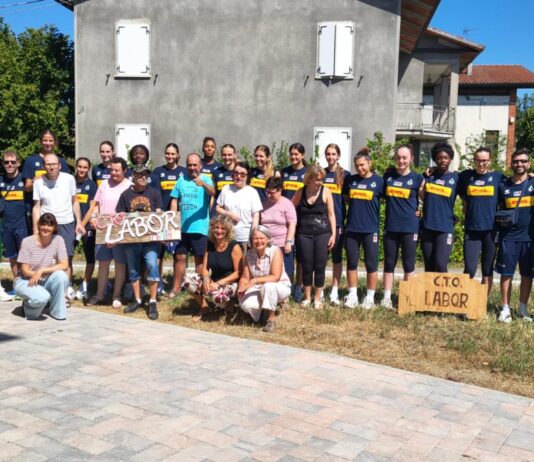 Castelnovo Monti, le giovani pallavoliste azzurre affiancano “i ragazzi” del Cto Labor di Felina