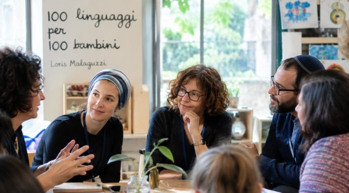 “Benvenuti educatori di scuole ebraiche a Reggio Emilia: il dialogo non si cancella, si pratica”. Di Marina Bortolani